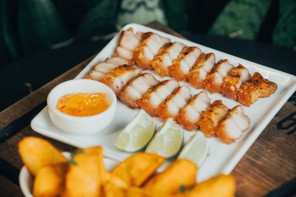 Bar recém inaugurado em Curitiba conta com cardápio variado de preparos na parrilla