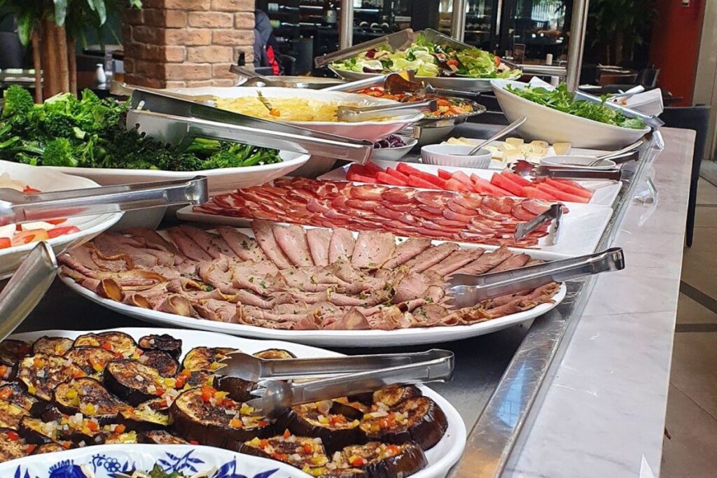 Tradicional trattoria italiana de Curitiba promove almoço especial de Dia dos Pais