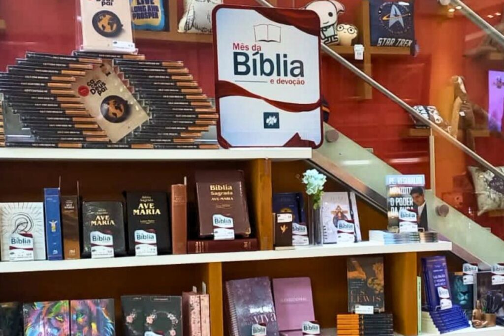 Mês da bíblia: Livrarias Curitiba faz seleção com até 60% de desconto