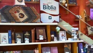 Mês da bíblia: Livrarias Curitiba faz seleção com até 60% de desconto