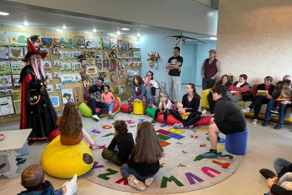 Shopping de Curitiba inaugura livraria especializada em histórias infantis