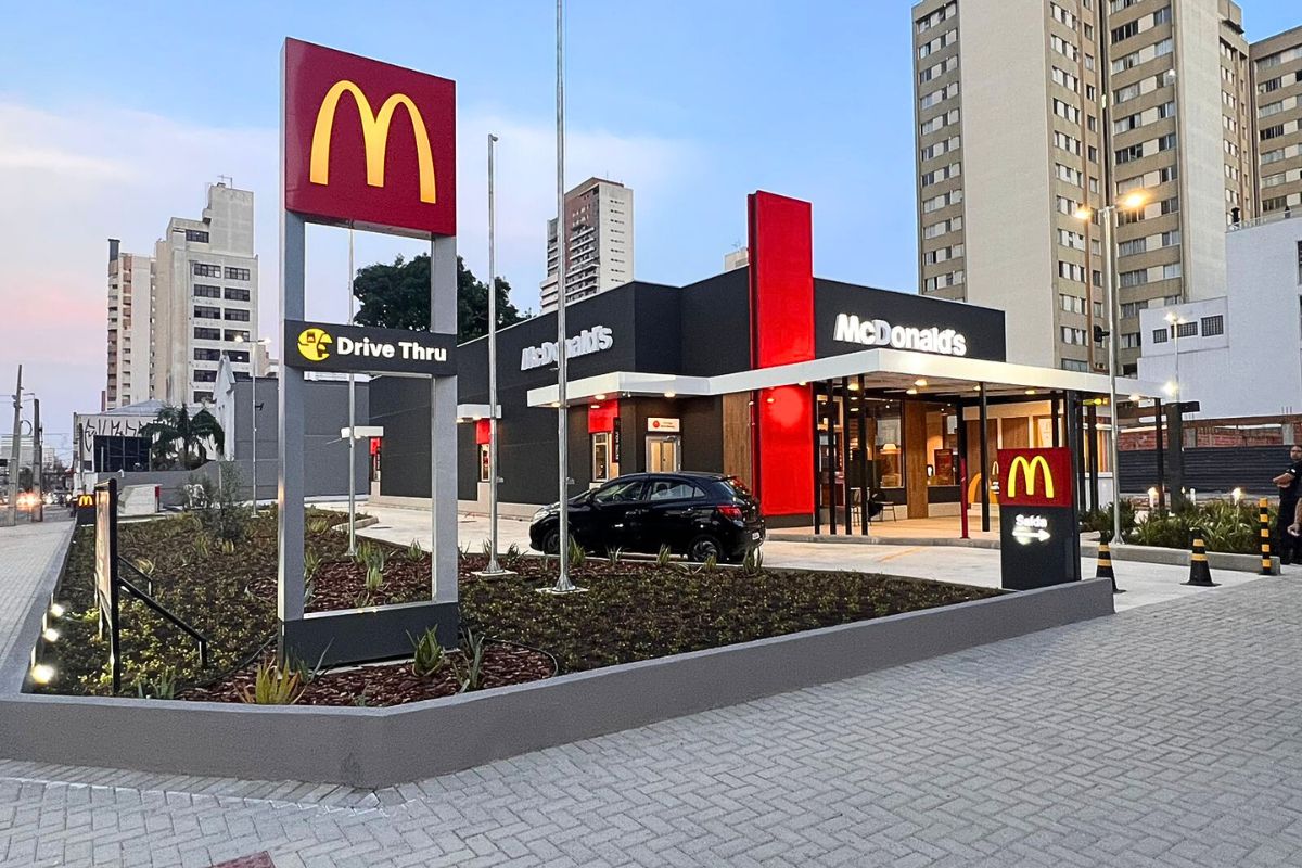 McDonald's inaugura novo restaurante aberto 24 horas em Curitiba