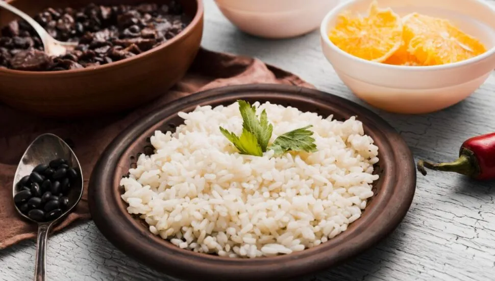 Veja onde comprar arroz e feijão mais barato nesta quinta-feira em Curitiba e região