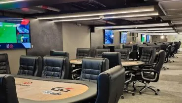 Poker Club, no Shopping Estação.