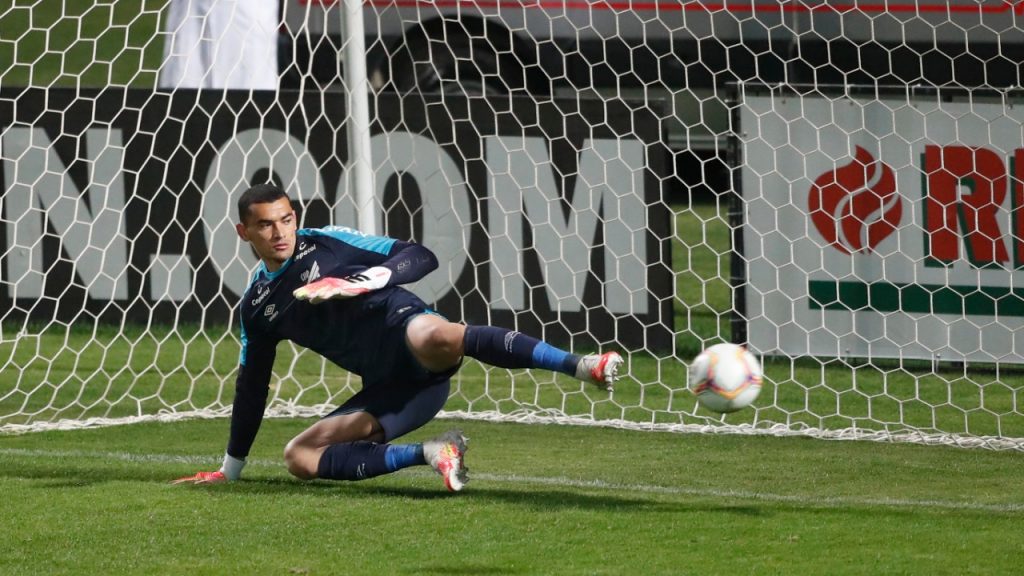 Santos, Athletico tricampeão