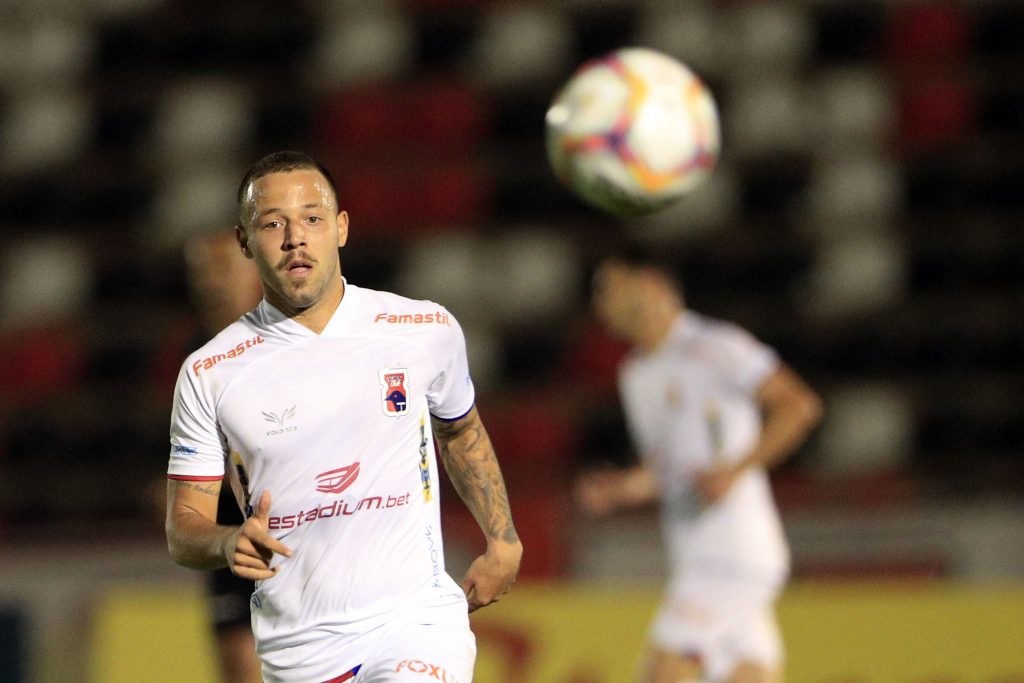 Gabriel Pires, Botafogo-SP x Paraná