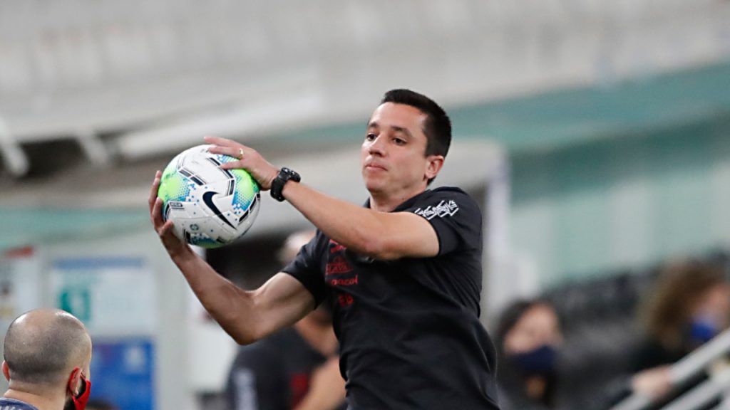 Athletico, Eduardo Barros