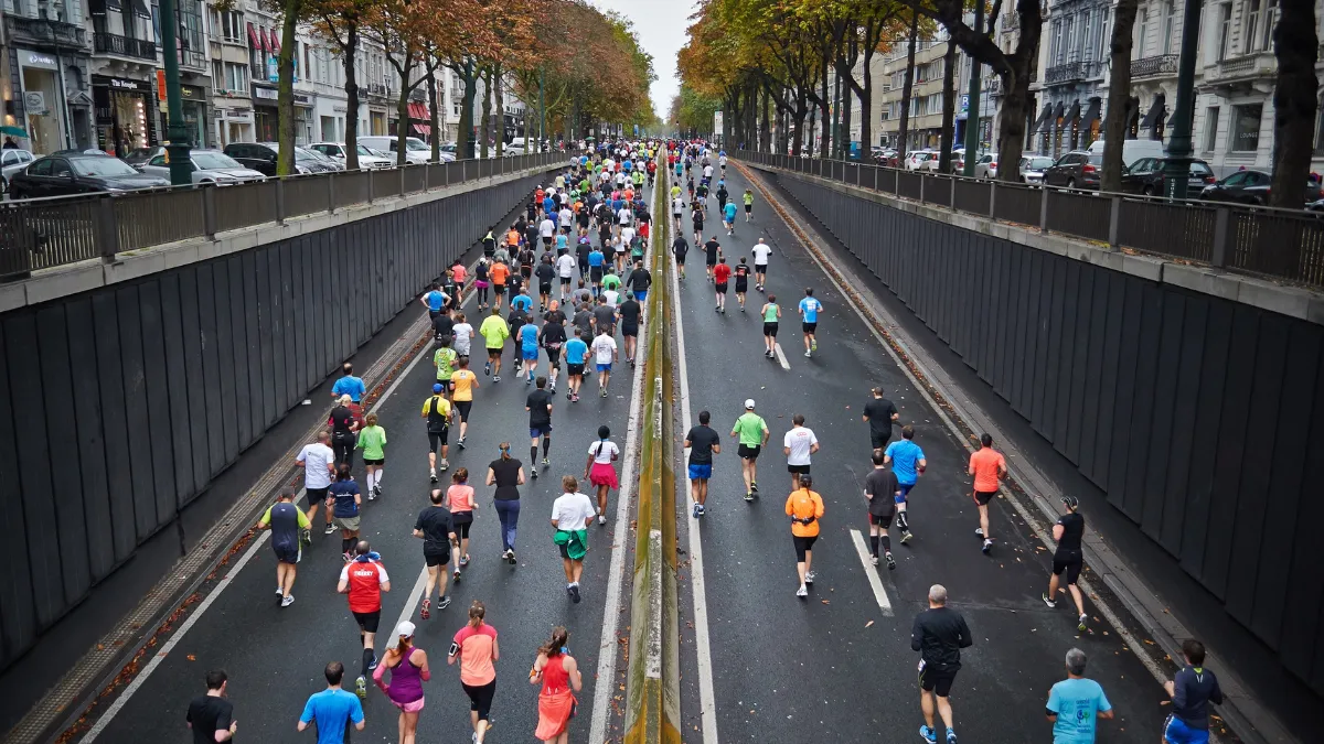 Sua empresa vive de arrancadas? O que a corrida ensina sobre crescer com consistência