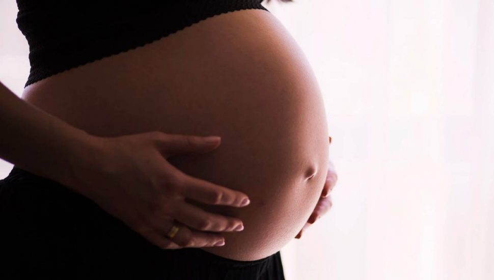 Grávidas podem voltar trabalhar presencialmente na pandemia?