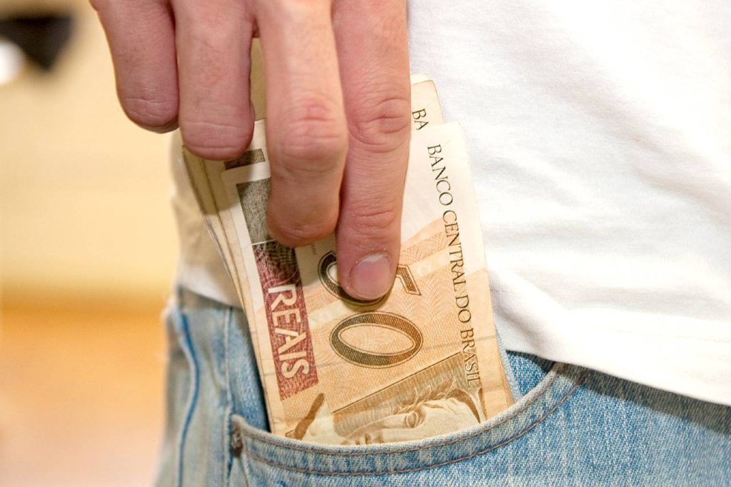 Pis/Pasep 2022 (referente ao ano de 2020) começa a ser pago nesta terça-feira. Saiba como consultar pagamento e calendário. Foto: Marcos Santos/USP Imagens