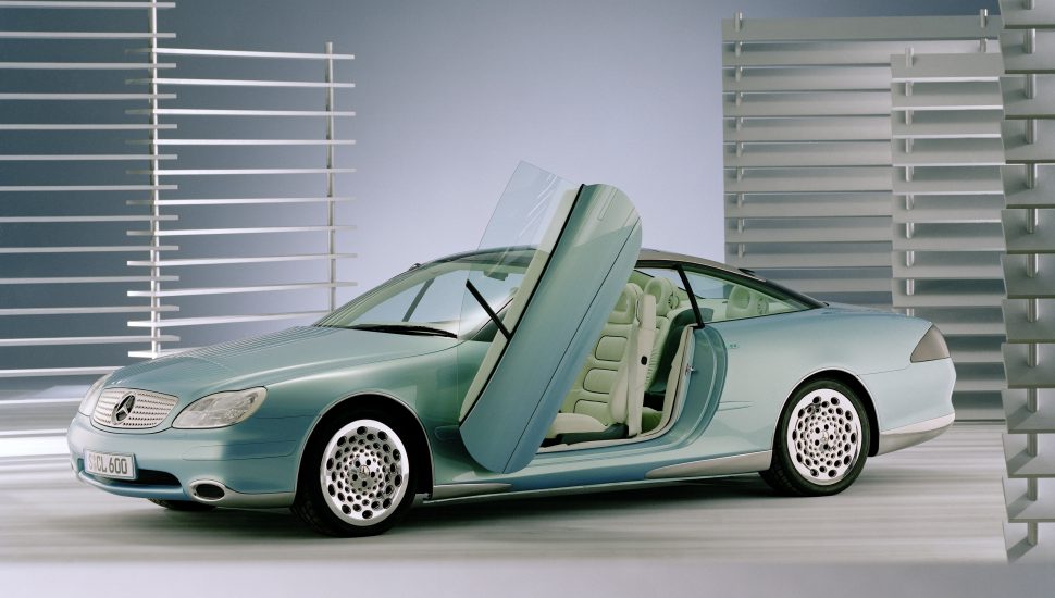 Há 25 anos, a Mercedes-Benz já antecipava a tecnologia embarcada dos automóveis.
