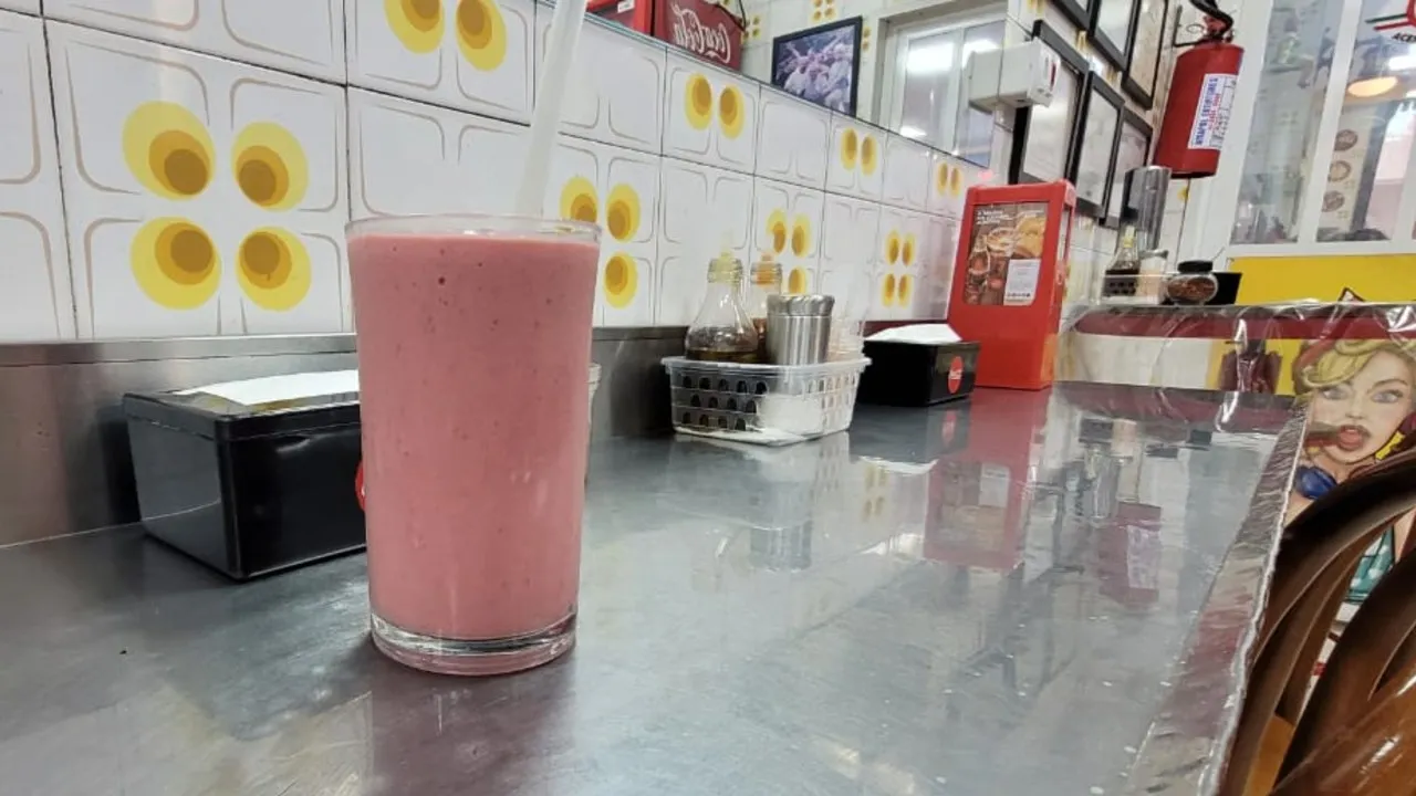 Lanchonetes e padarias no Centro de Curitiba para comer no balcão