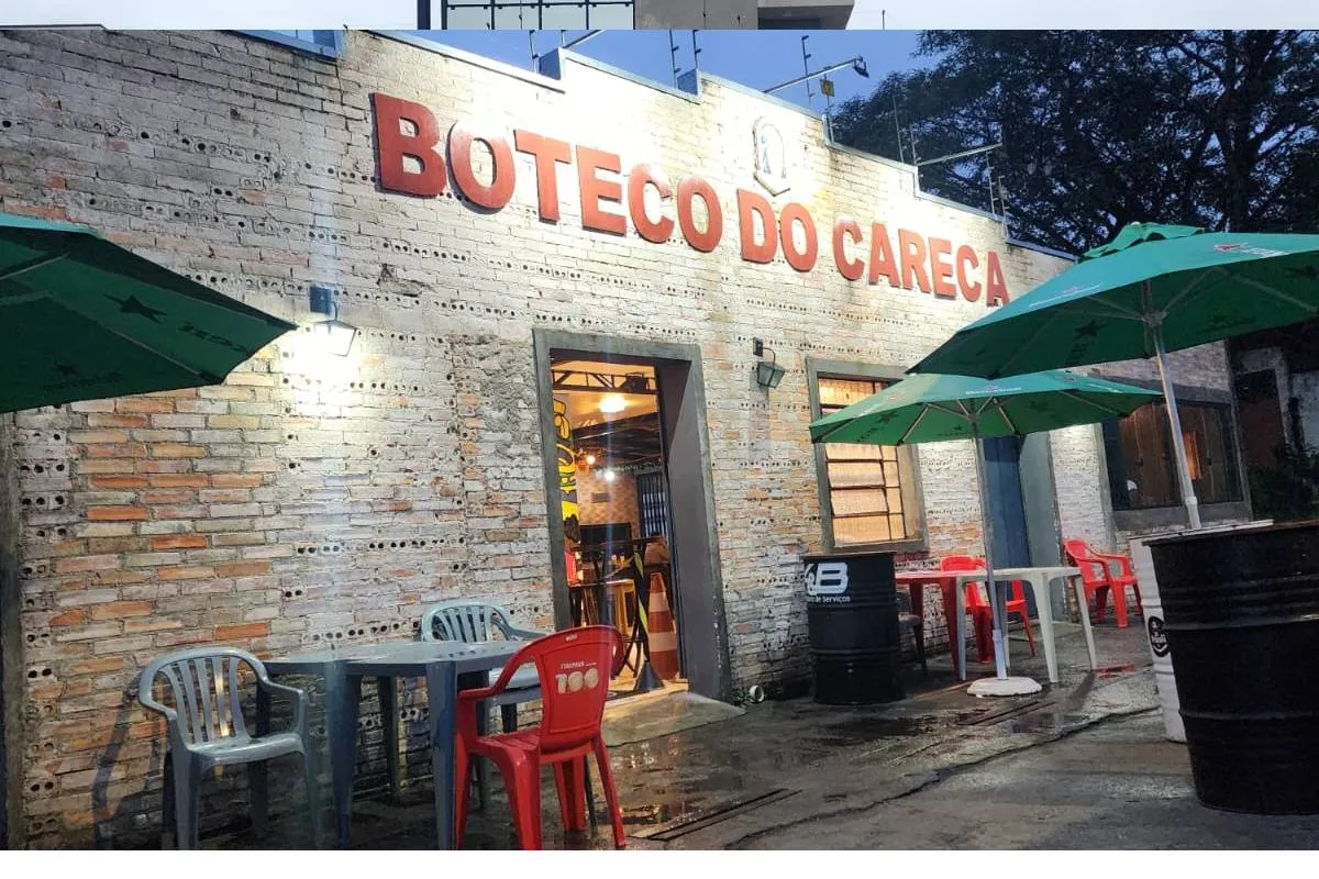 Bar em grande bairro de Curitiba tem atendimento vip em imóvel tradicional