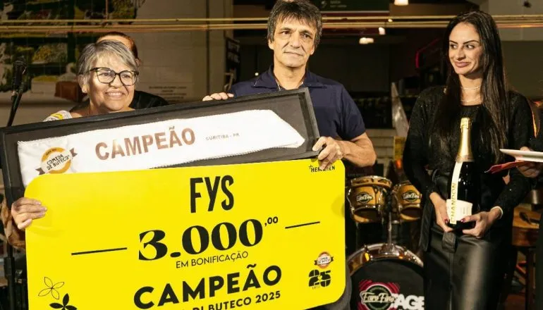 Imagem mostra os campeões do Comida Di Buteco 2025 em comemoração.