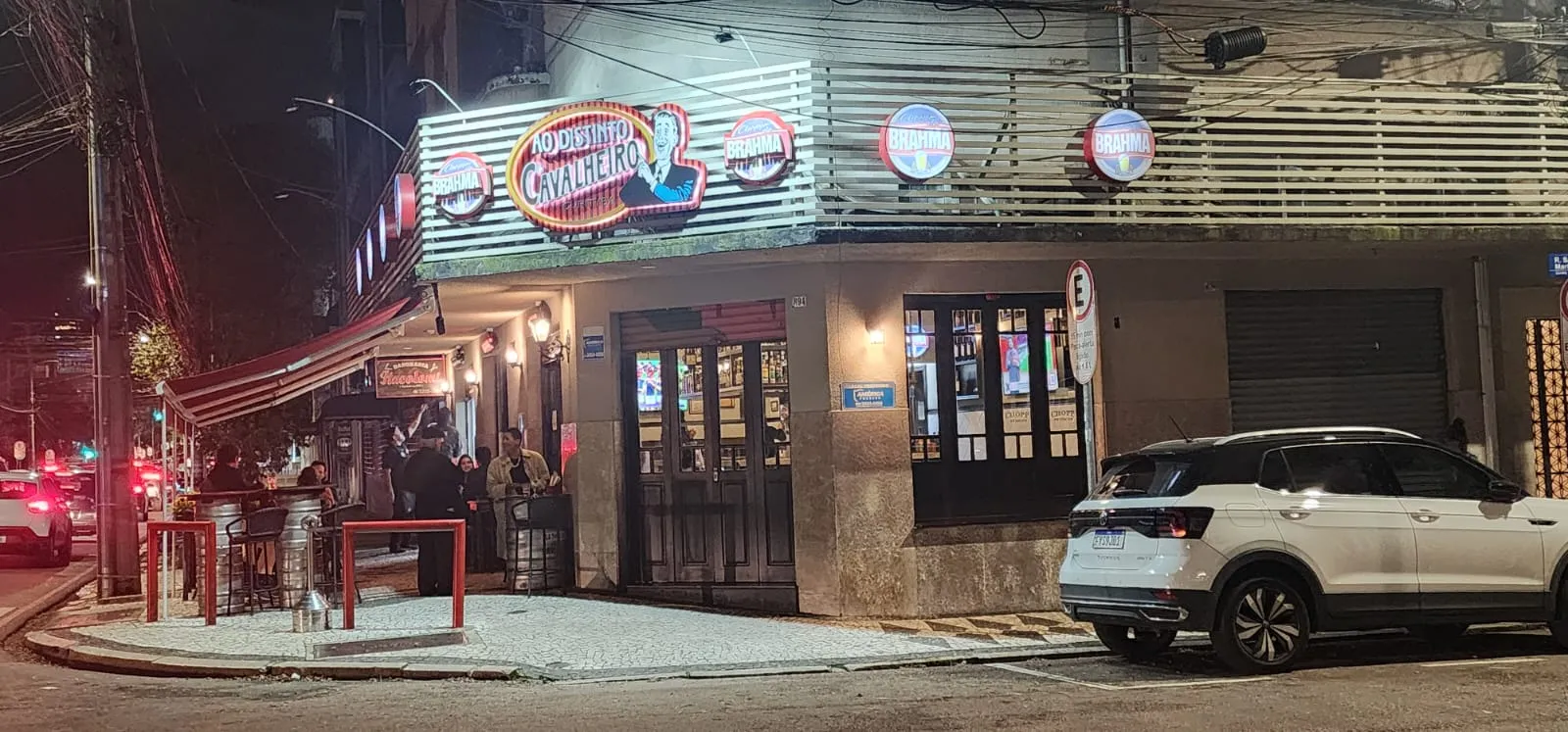 Ao Distinto Cavalheiro: um boteco que guarda a memória de Curitiba