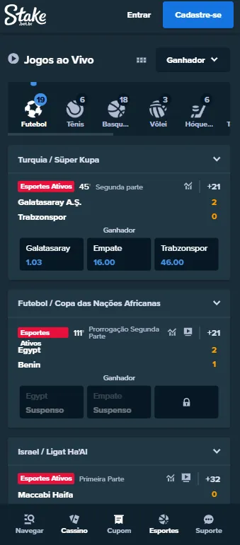 Captura de tela mostra a interface de apostas da Stake nos jogos de futebol. As Super Odds são representadas pela escrita laranja